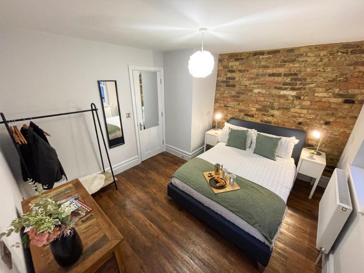 Stunning Brighton Seaside 2-Bedroom Townhouse With Patio, Sleeps 6 Exterior foto